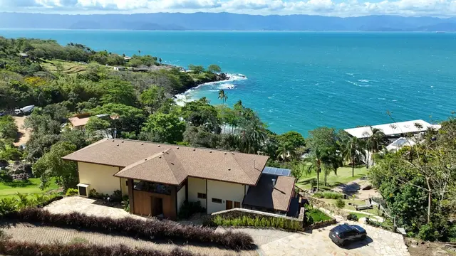 Casa espetacular no condomínio na Pacoíba