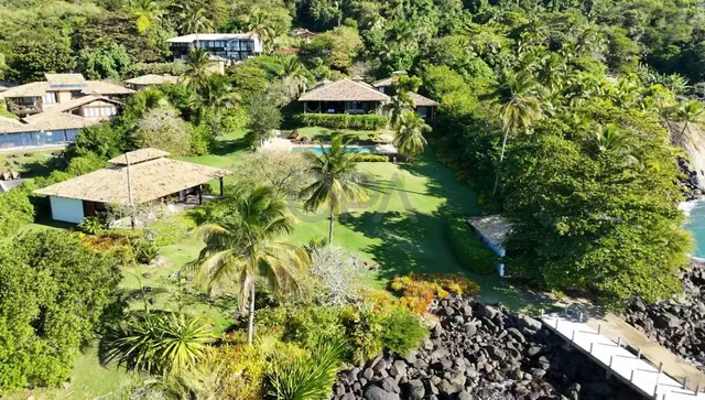 Casa maravilhosa na costeira Ilhabela – 8.500 m² de natureza e sofisticação - Ilhabela/SP