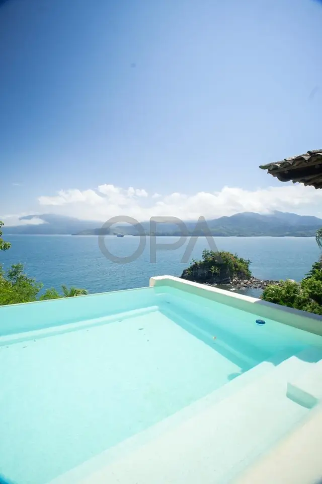 Linda casa na costeira na Feiticeira - Ilhabela/SP