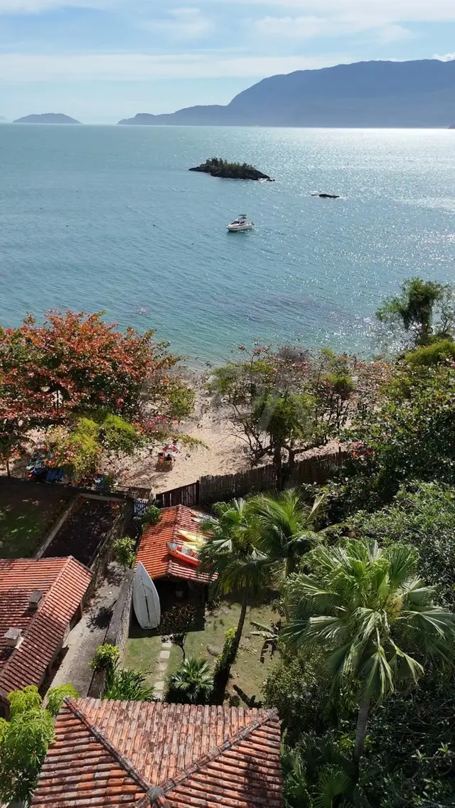 Casa pé na areia na praia do Julião – Ilhabela
