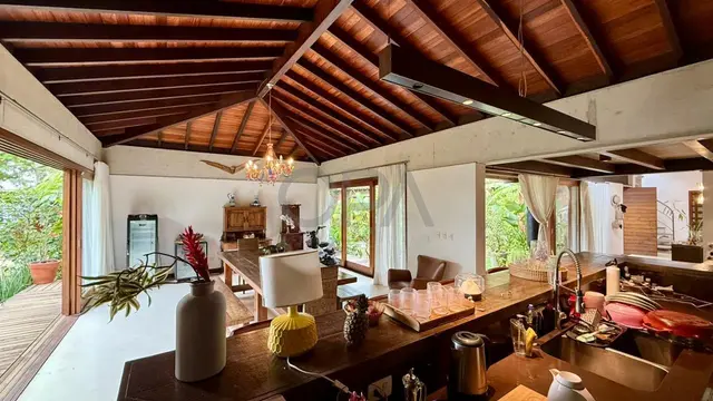 Casa Pé na Areia no Saco da Capela – Exclusividade e Conforto em Ilhabela/SP