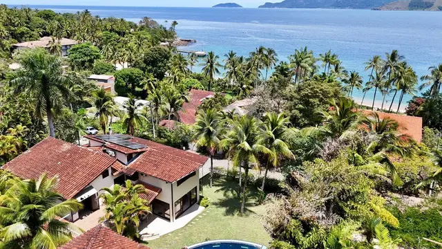 Casa com vista para o mar na Praia da Feiticeira - Ilhabela /SP