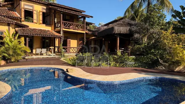 Casa com amplo terreno e lazer completo no Condomínio Ponta da Figueira –  Ilhabela/SP