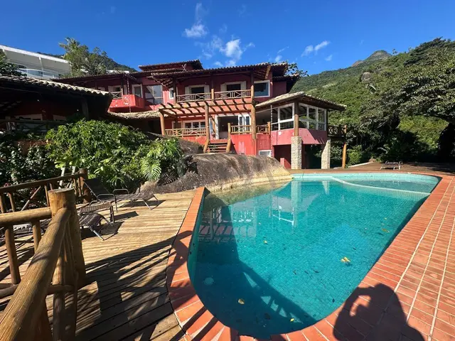 Casa à venda no Centro em Ilhabela